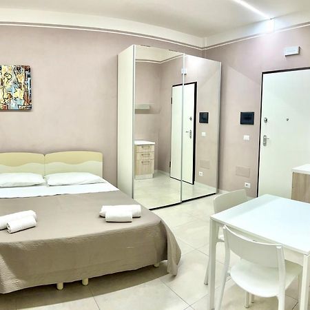 Camelia Home Suite - Napoli Buitenkant foto